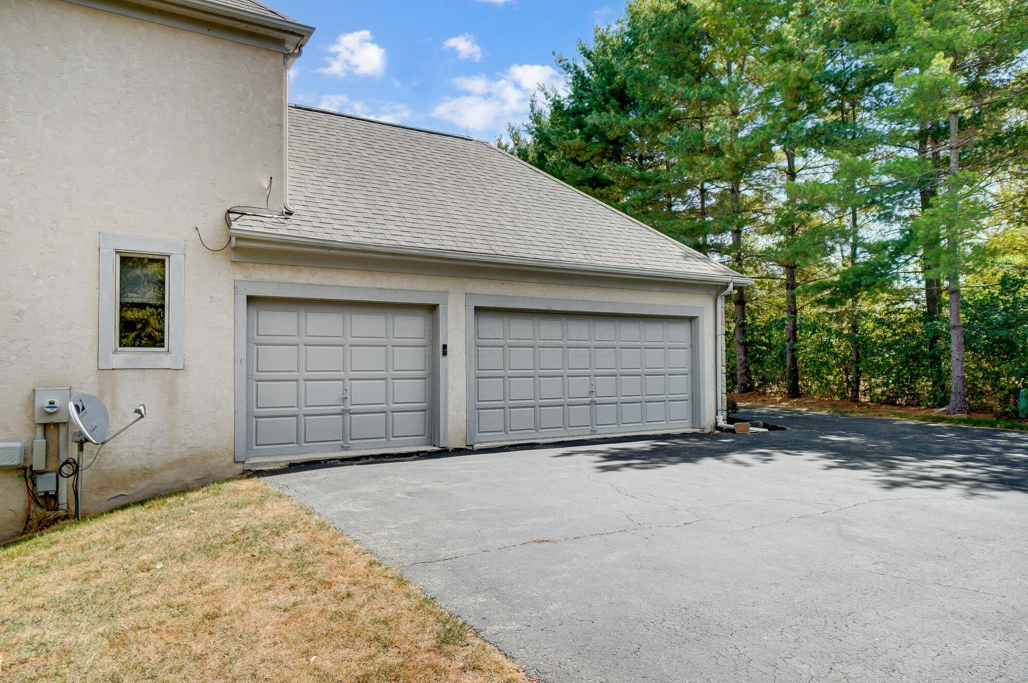 3535 Amity Road Hilliard, OH 43026 - Photo 74 of 93 3 car garage