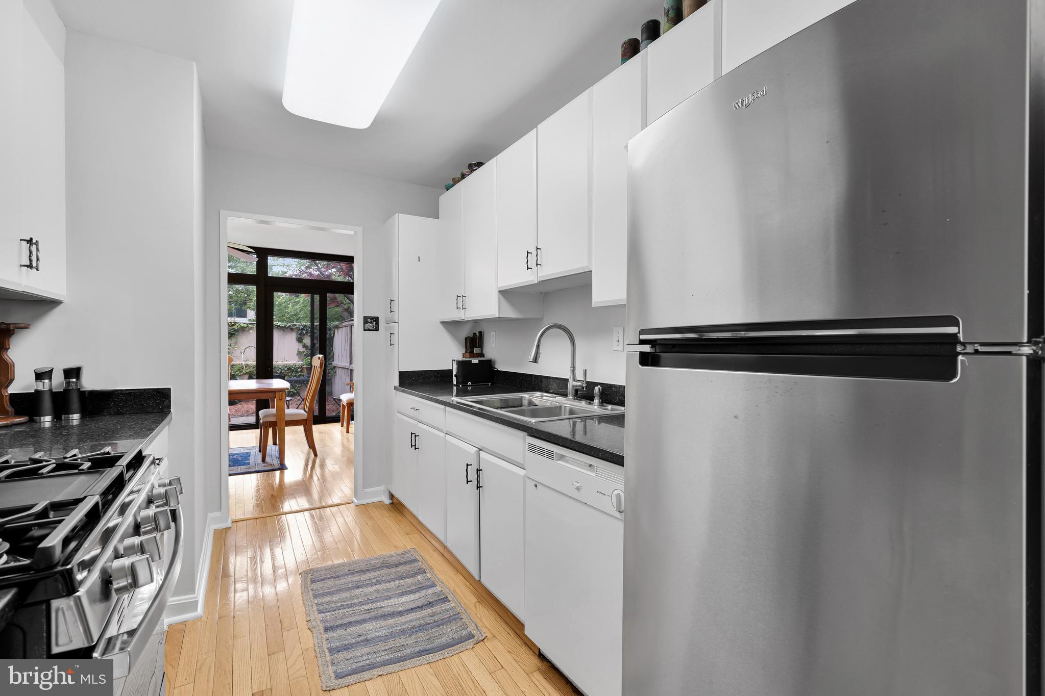 356 M Street Southwest, Unit 356 Washington, DC 20024 - Photo 12 of 30