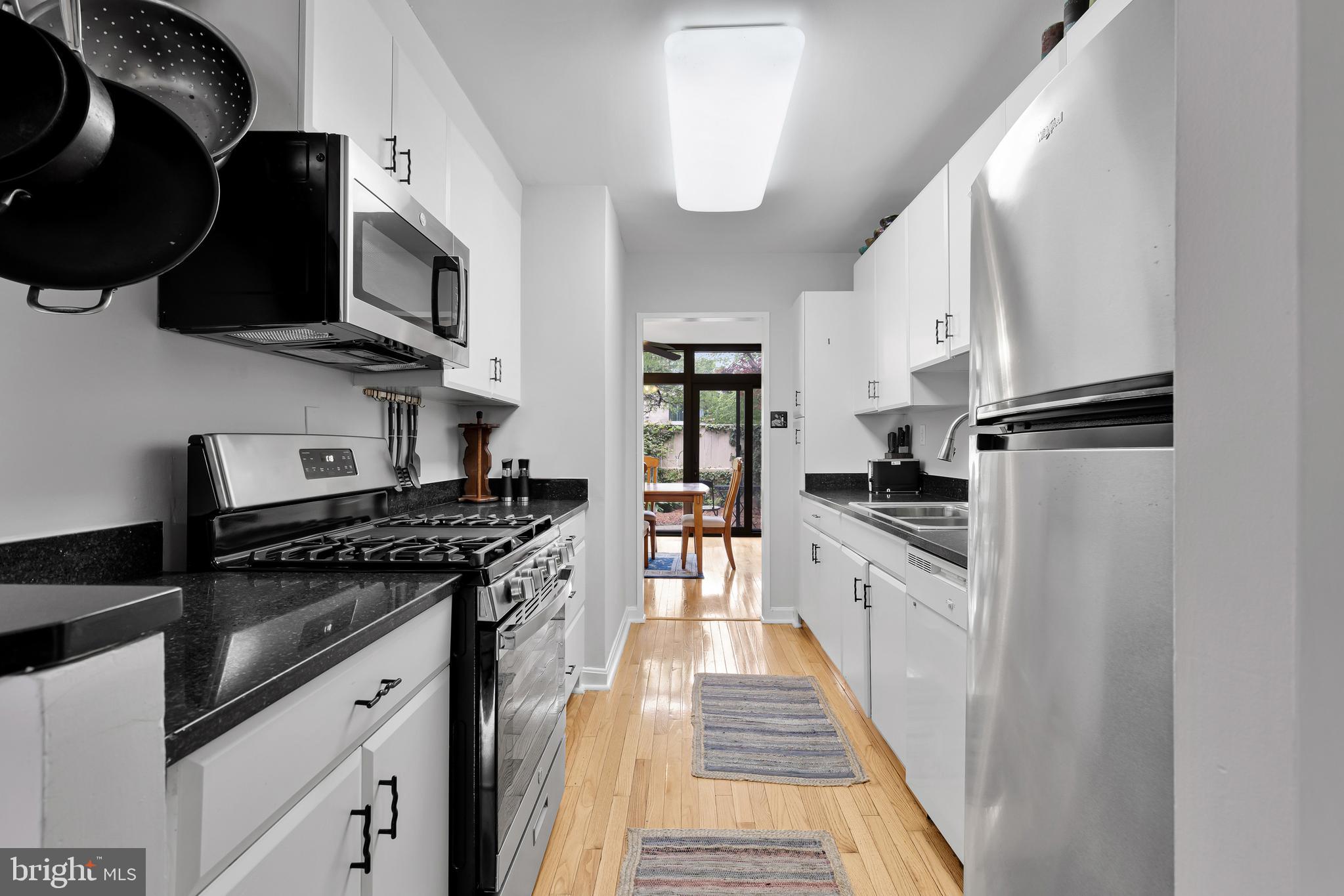 356 M Street Southwest, Unit 356 Washington, DC 20024 - Photo 7 of 30