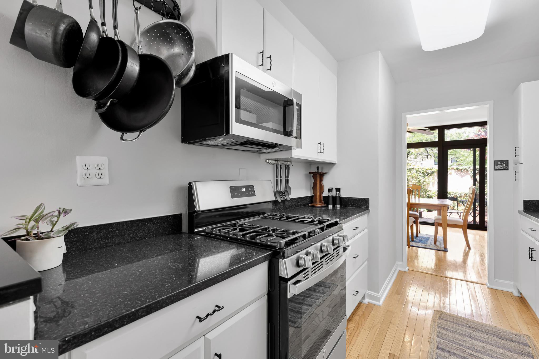 356 M Street Southwest, Unit 356 Washington, DC 20024 - Photo 8 of 30