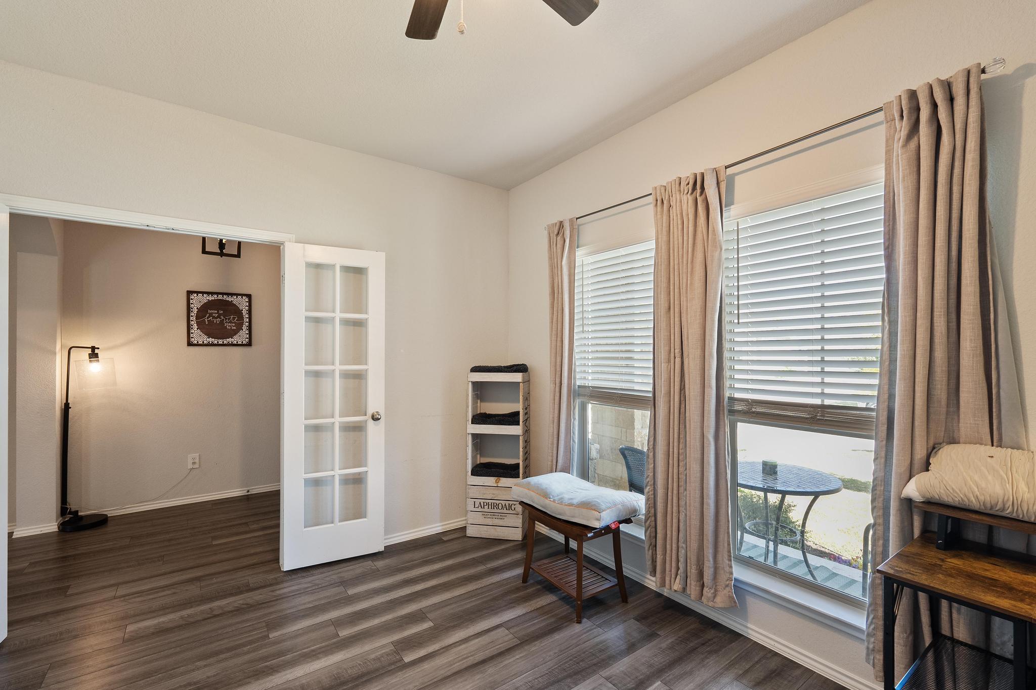 112 Pivot Drive Taylor, TX 76574 - Photo 11 of 24