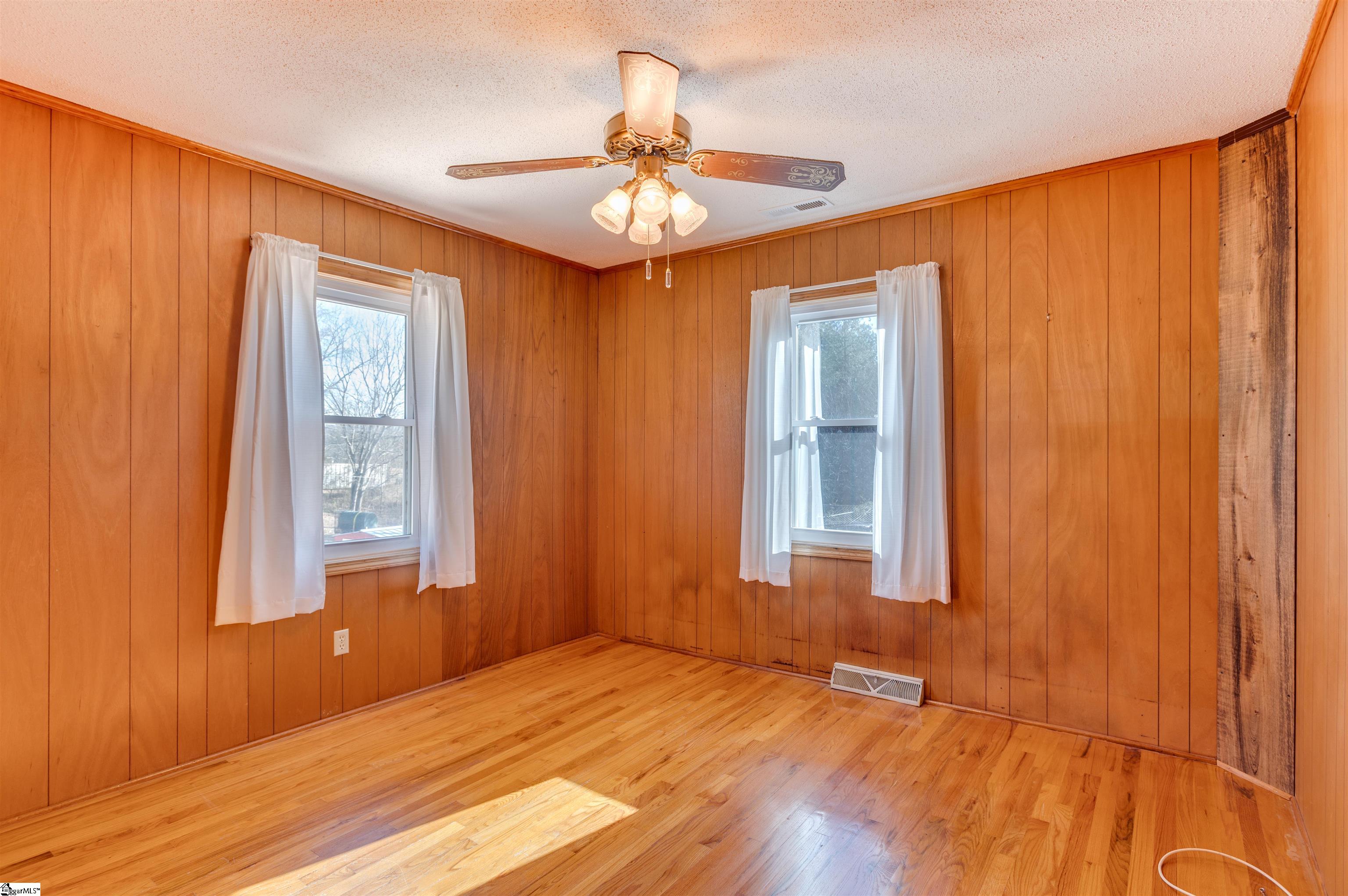 613 Black Snake Road Easley, SC 29640 - Photo 17 of 36