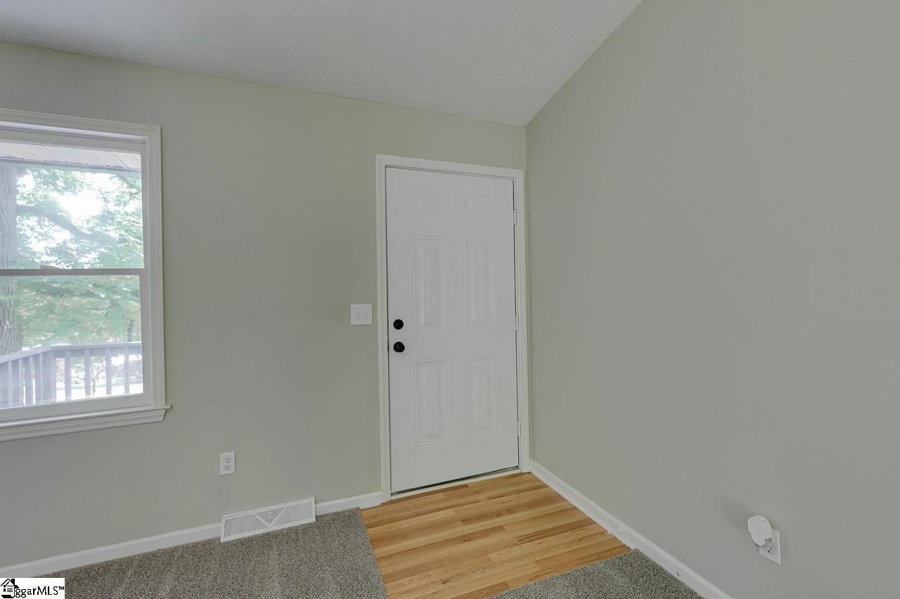 164 Erin Lane Pickens, SC 29671 - Photo 6 of 27