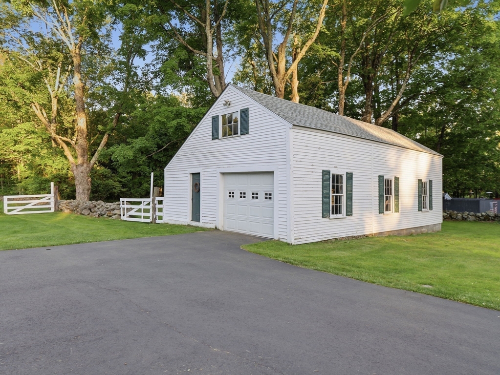 834 Pleasant Street Athol, MA 01331 - Photo 4 of 40