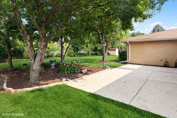 $3,300 | 7532 Sheridan Drive, Willowbrook, IL 60527