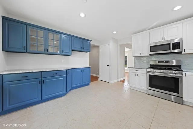 $3,500 | 7532 Sheridan Drive, Willowbrook, IL 60527