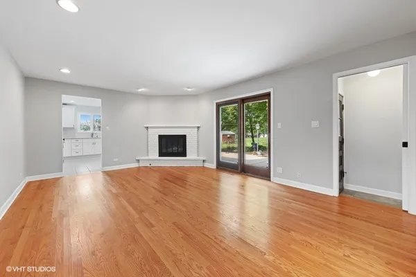 $3,300 | 7532 Sheridan Drive, Willowbrook, IL 60527