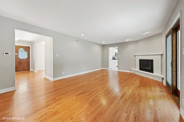 $3,300 | 7532 Sheridan Drive, Willowbrook, IL 60527