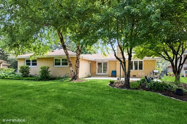 $3,300 | 7532 Sheridan Drive, Willowbrook, IL 60527