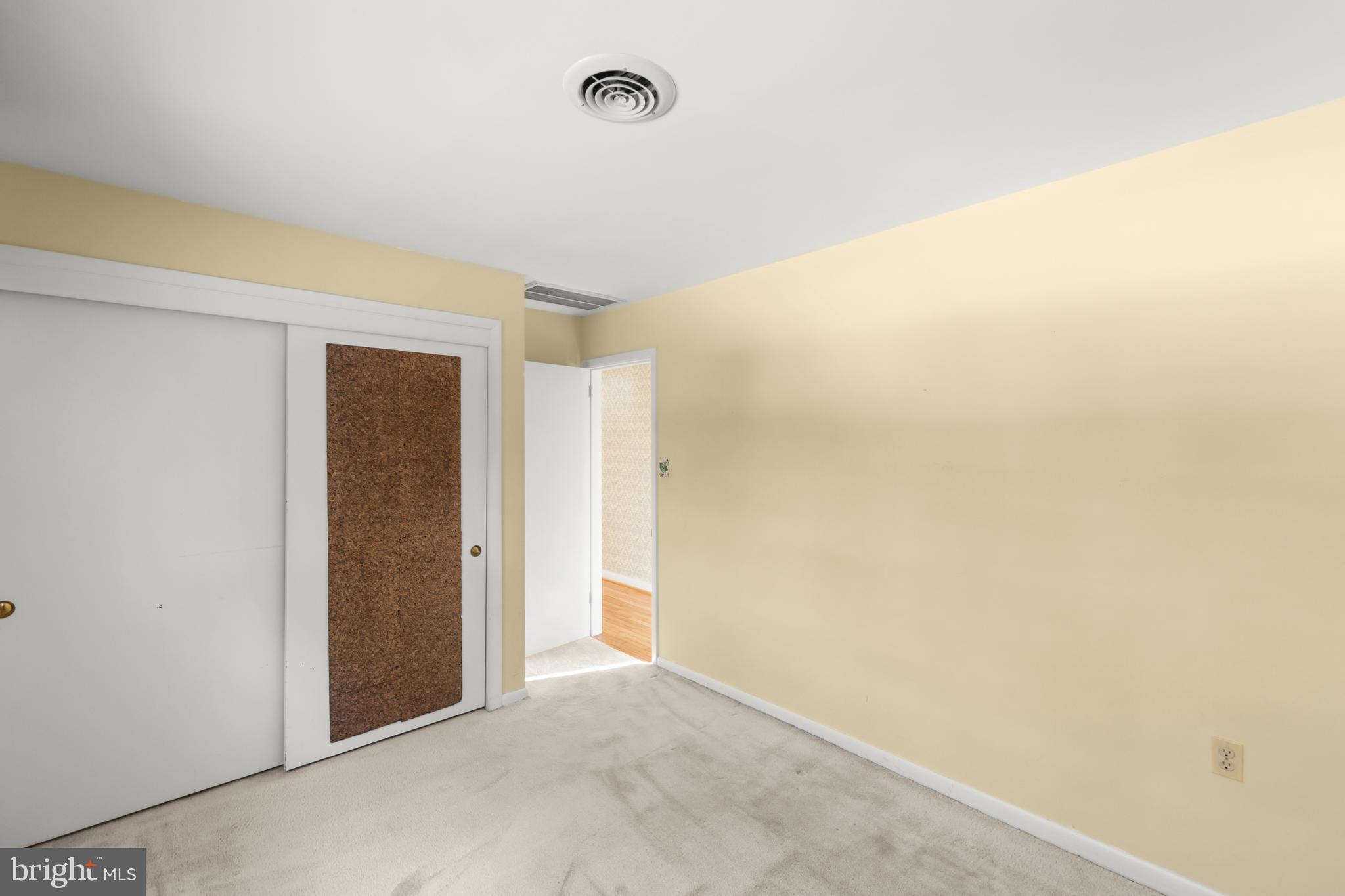 307 Fox Drive Winchester, VA 22601 - Photo 28 of 42 Bedroom 3 showing closet door & door to hall