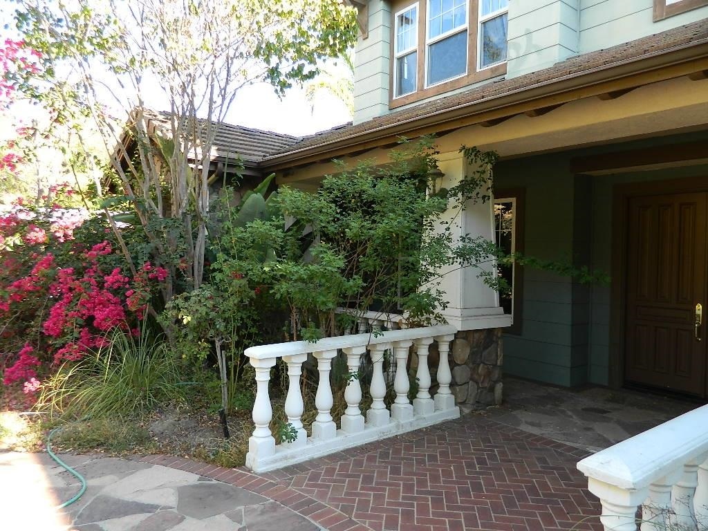 3764 Brookhills Road Fallbrook, CA 92028 - Photo 3 of 15 Custom Entry Way