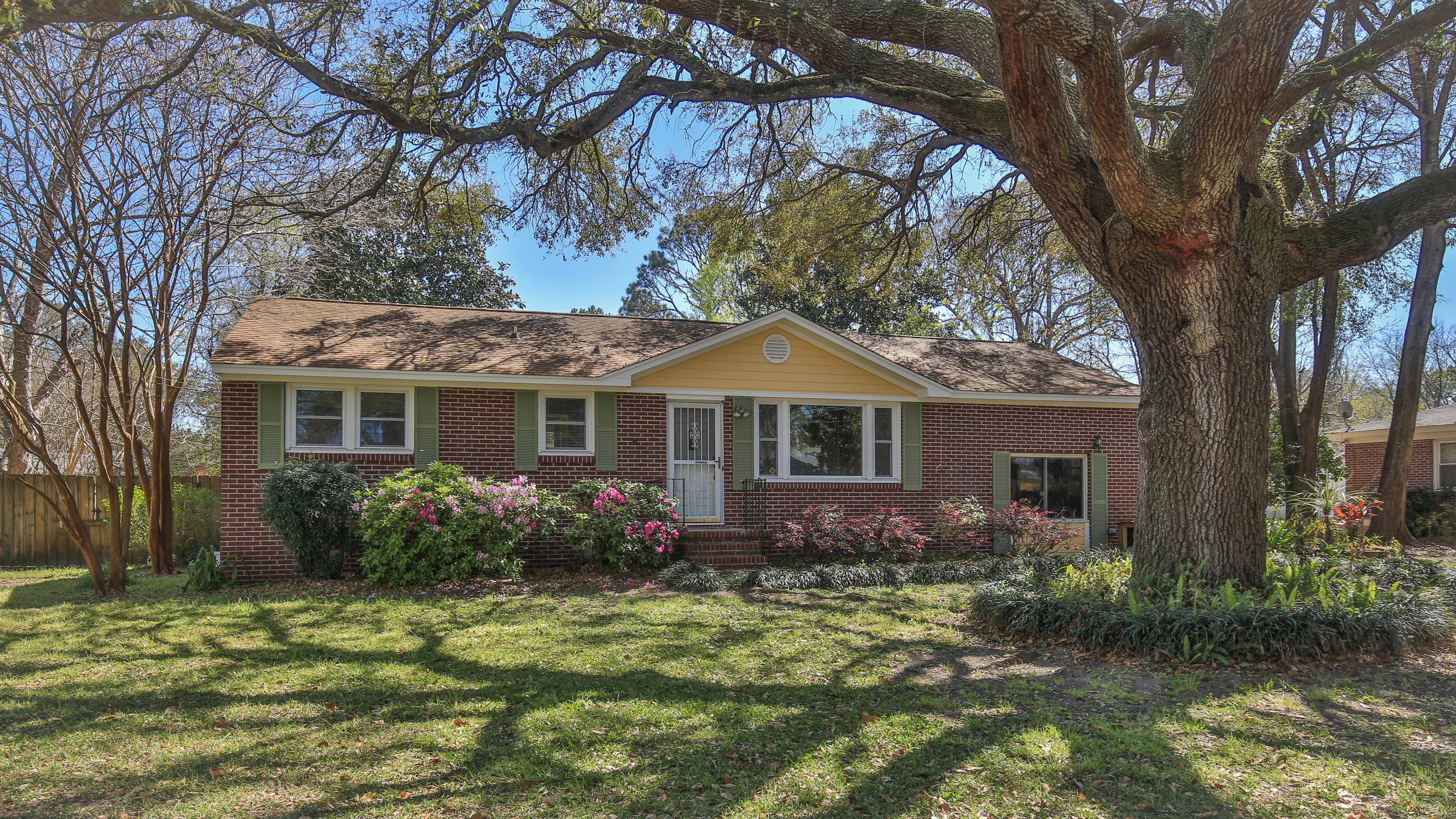 1303 Fort Lamar Road Charleston, SC 29412 - Photo 3 of 37 7B1A1236