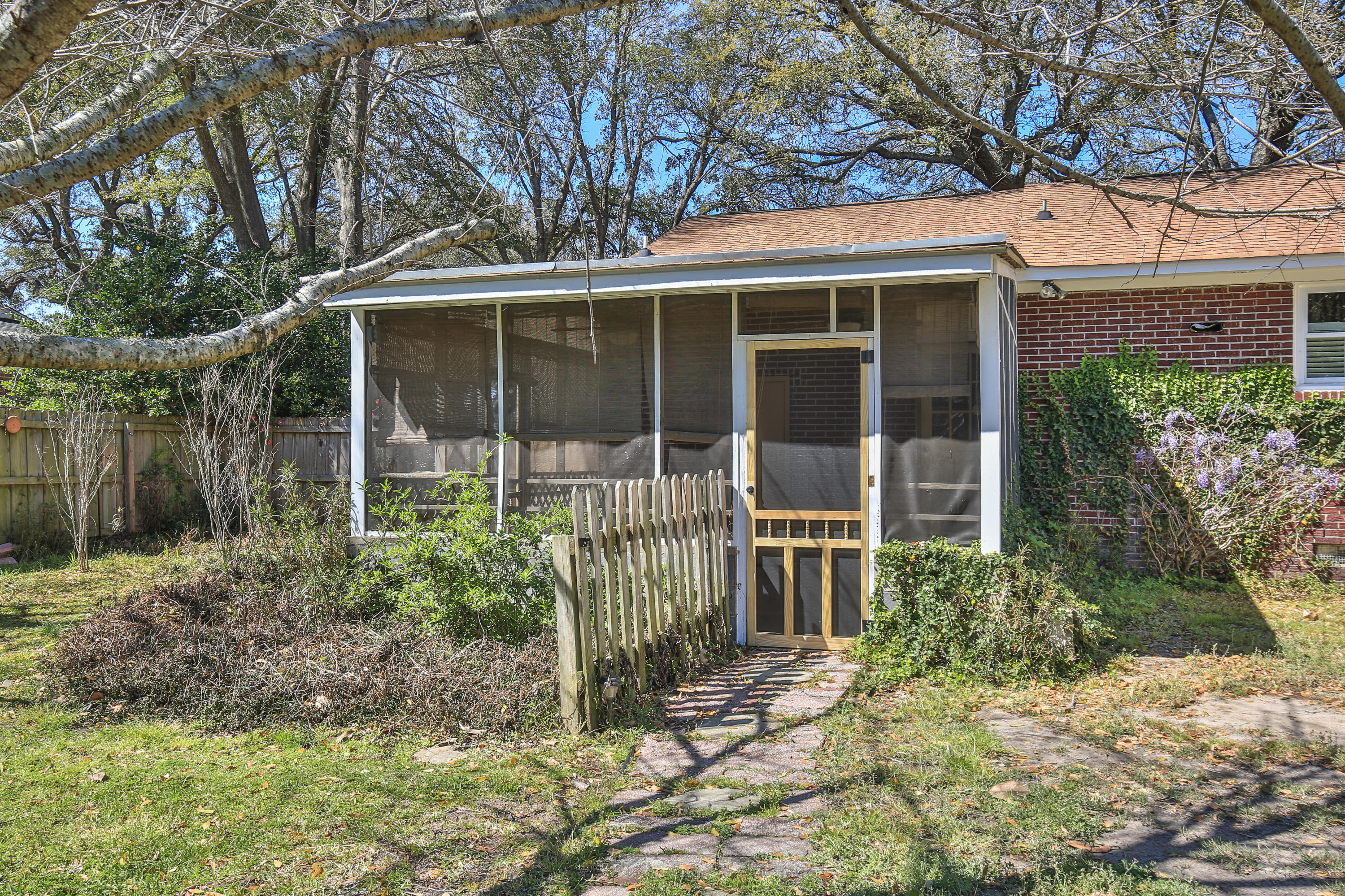 1303 Fort Lamar Road Charleston, SC 29412 - Photo 30 of 37 7B1A1248