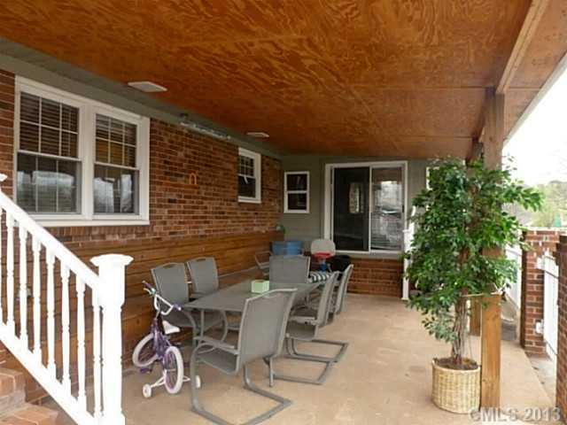 13743 Idlewild Road Matthews, NC 28105 - Photo 4 of 16 Gallery Image 4