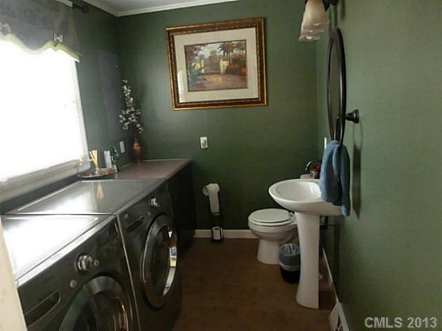 13743 Idlewild Road Matthews, NC 28105 - Photo 5 of 16 Gallery Image 5