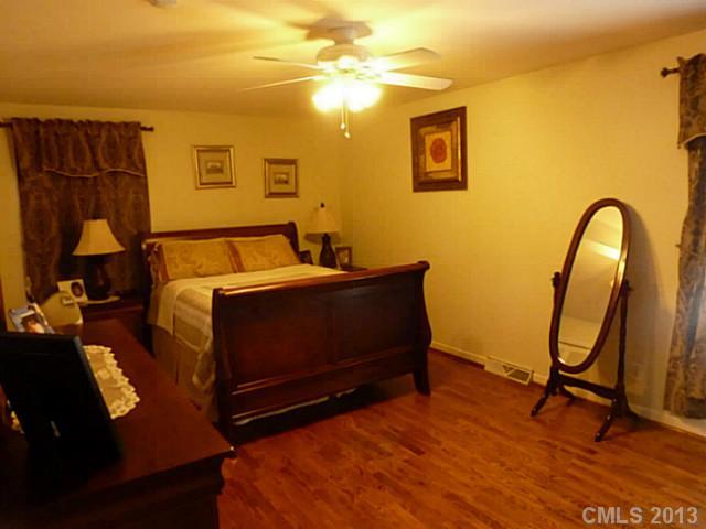 13743 Idlewild Road Matthews, NC 28105 - Photo 8 of 16 Gallery Image 8