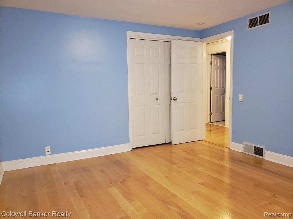 40241 Fairway Road Northville, MI 48167 - Photo 24 of 26