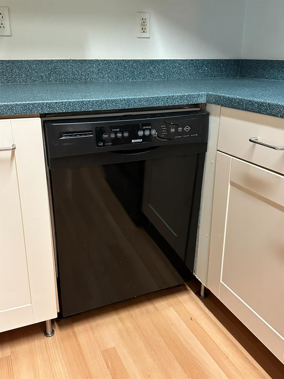 2900 Pole Line Road, Unit 2 Davis, CA 95618 - Photo 18 of 34 a close view of stove