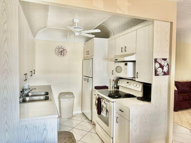 3052 Exeter C Boca Raton, FL 33434 - Photo 3 of 39 Kitchen