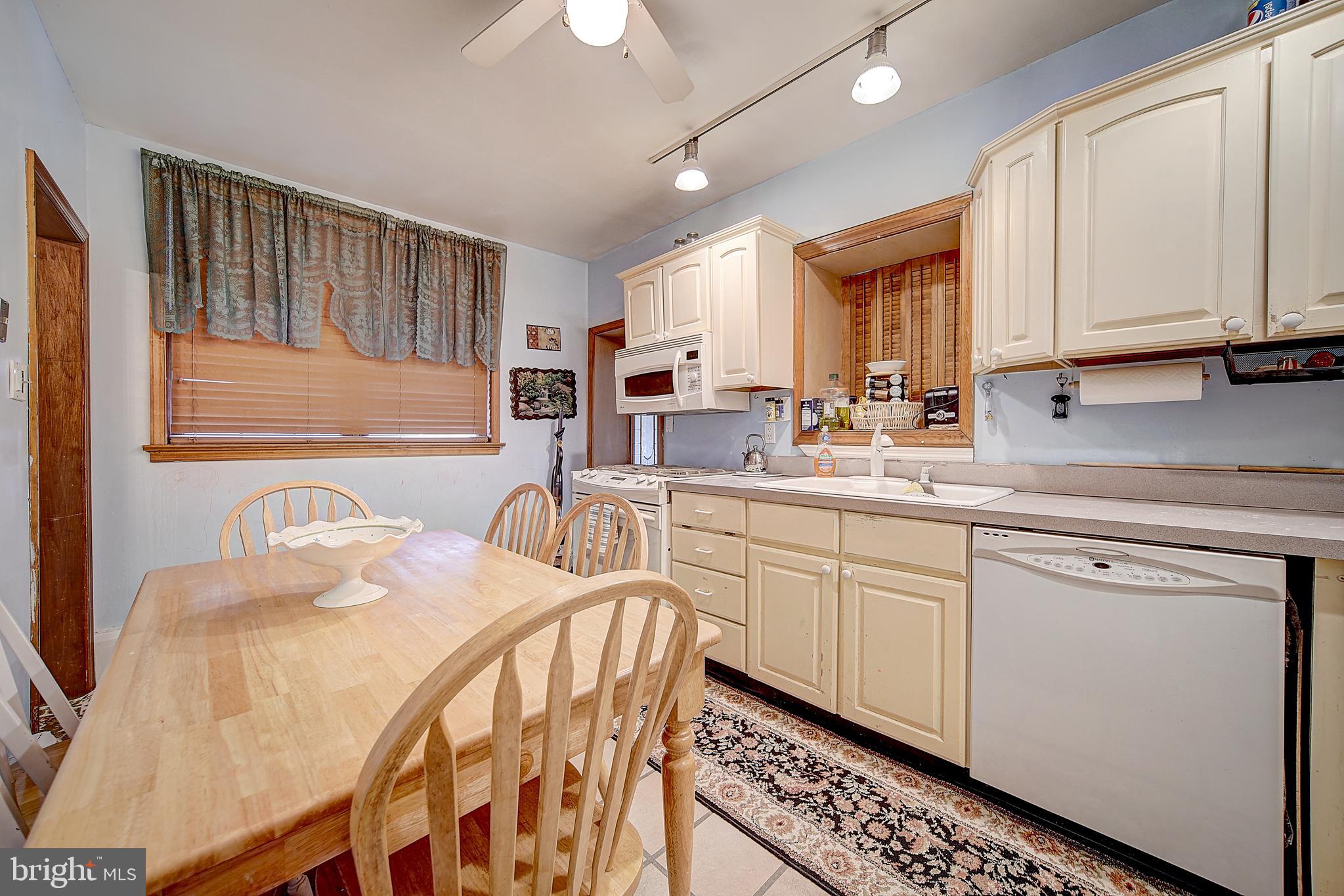 2016 Ripley Street Philadelphia, PA 19152 - Photo 19 of 27 Gallery Image 19