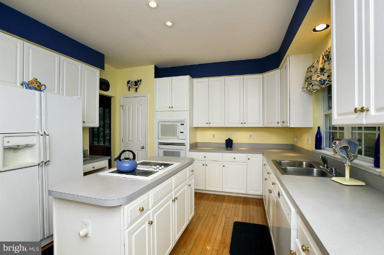6551 Guilford Road Clarksville, MD 21029 - Photo 19 of 27 Kitchen