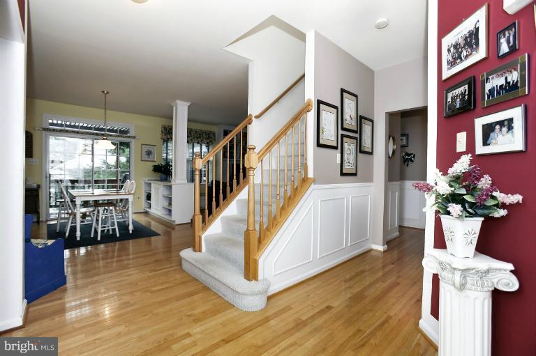6551 Guilford Road Clarksville, MD 21029 - Photo 5 of 27 Foyer