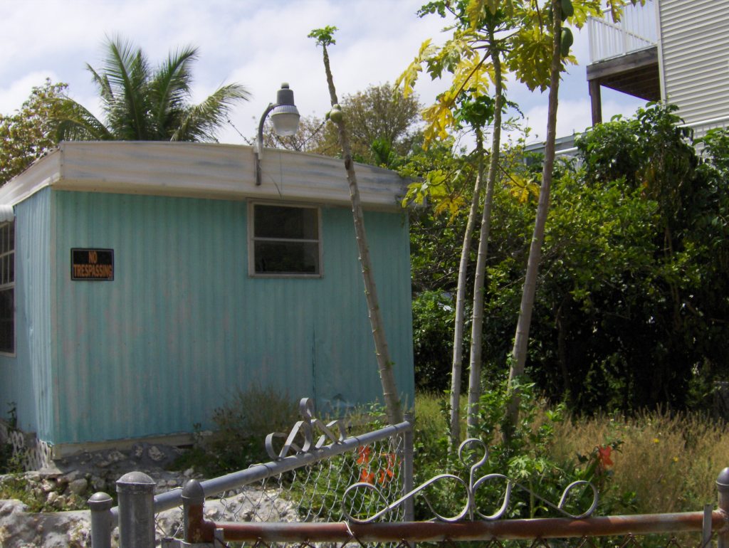 15 Mockingbird Road Key Largo, FL 33037 - Photo 3 of 11 Fenced Yard