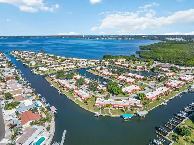 $484,900 | 9608 Valencia Cove, Bradenton, FL 34210