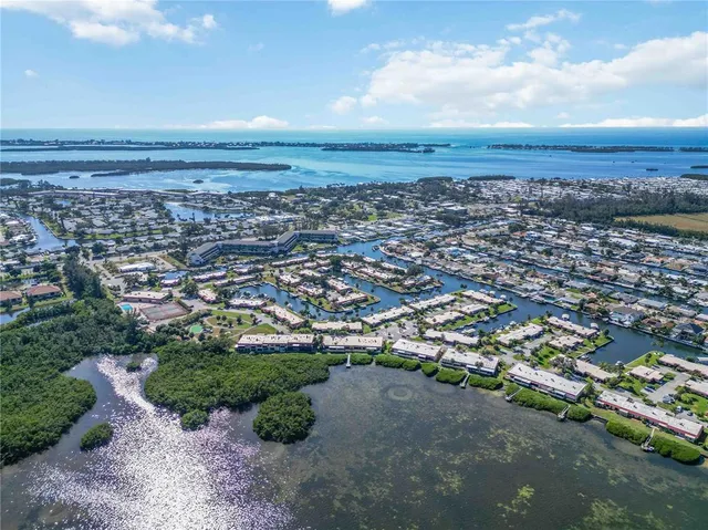 $484,900 | 9608 Valencia Cove, Bradenton, FL 34210