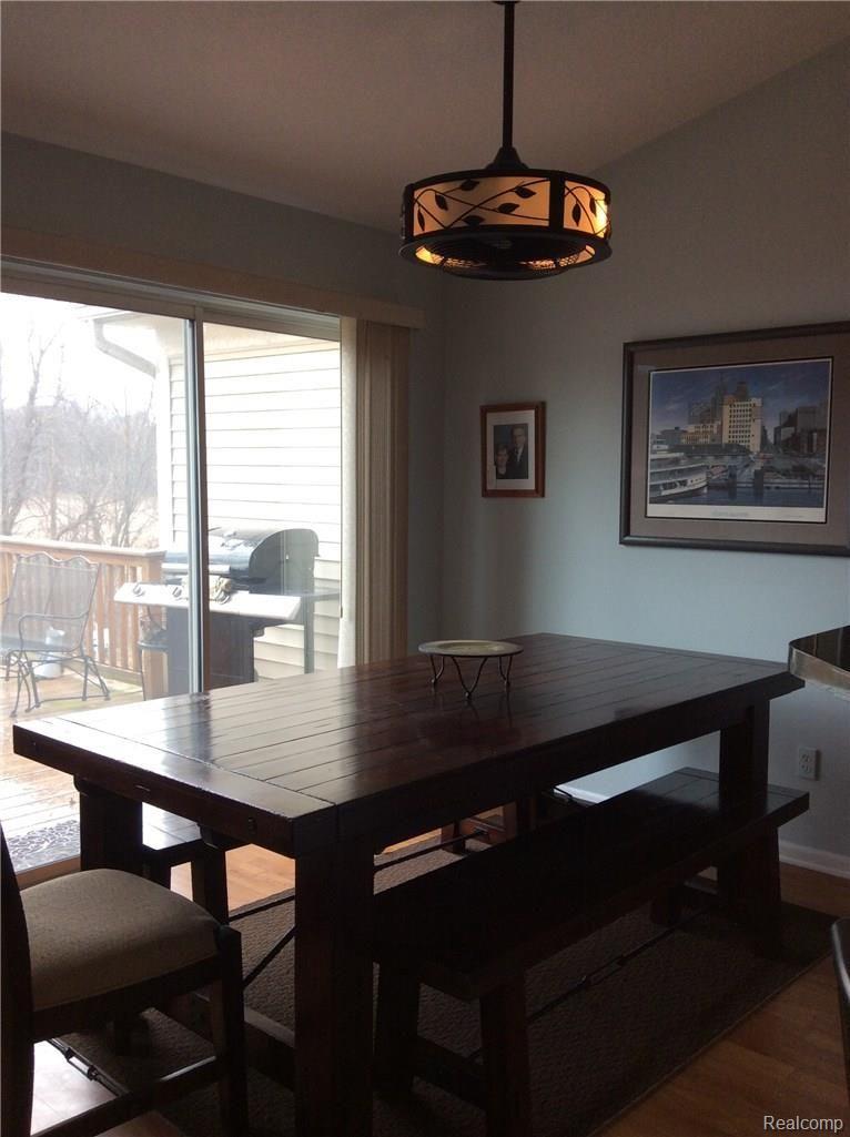 457 Lilly View Court Howell, MI 48843 - Photo 19 of 33 Dining area