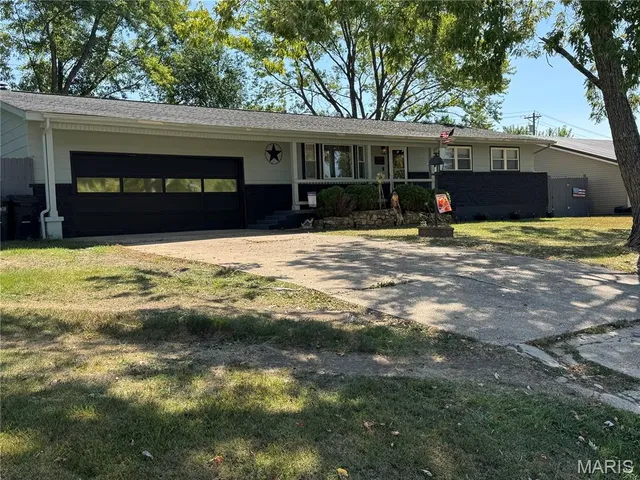 $291,900 | 1903 Long Drive, Waynesville, MO 65583