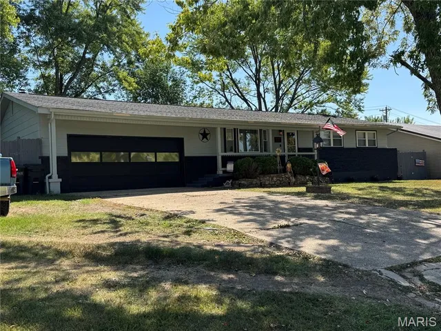 $291,900 | 1903 Long Drive, Waynesville, MO 65583