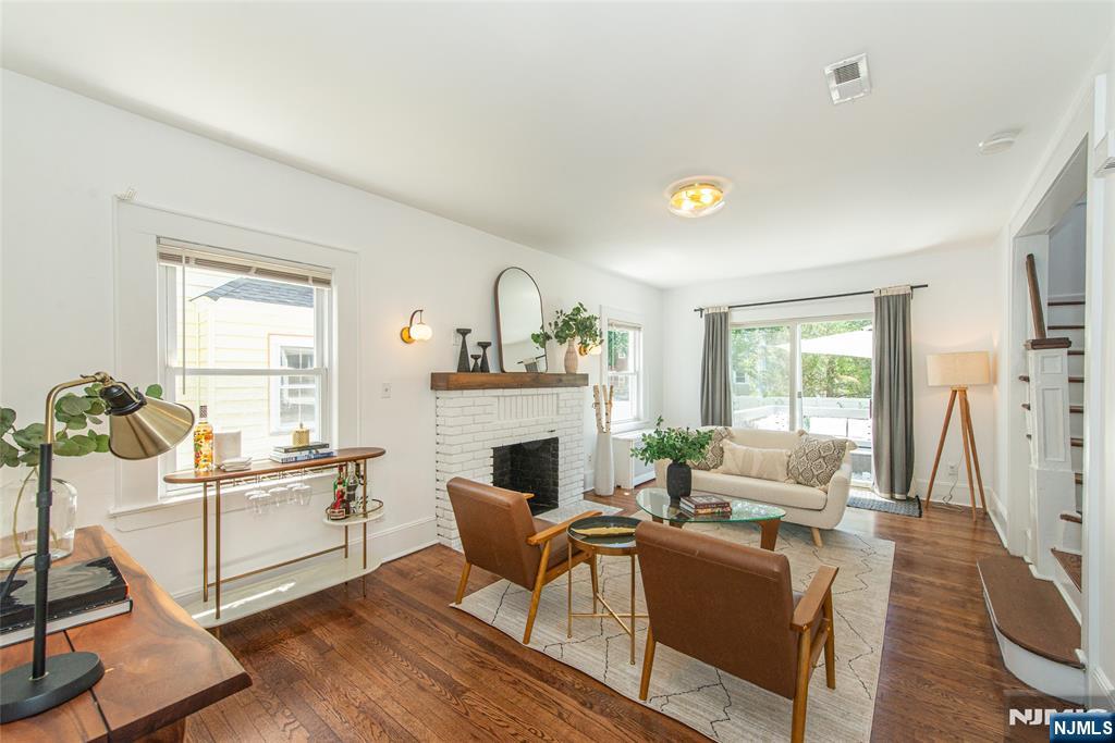 35 Howe Avenue Montclair, NJ 07042 - Photo 8 of 49