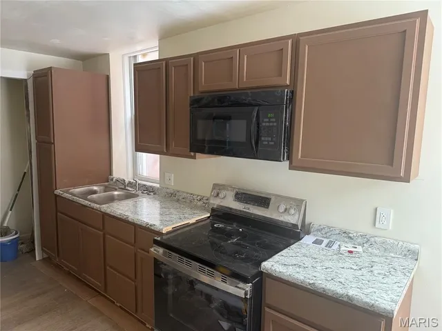 $1,300 | 5735 Page Boulevard, St. Louis, MO 63112