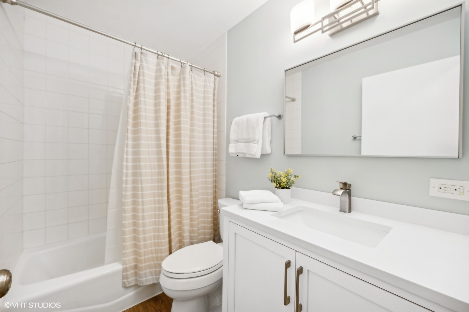 1307 Warrington Road Deerfield, IL 60015 - Photo 13 of 16