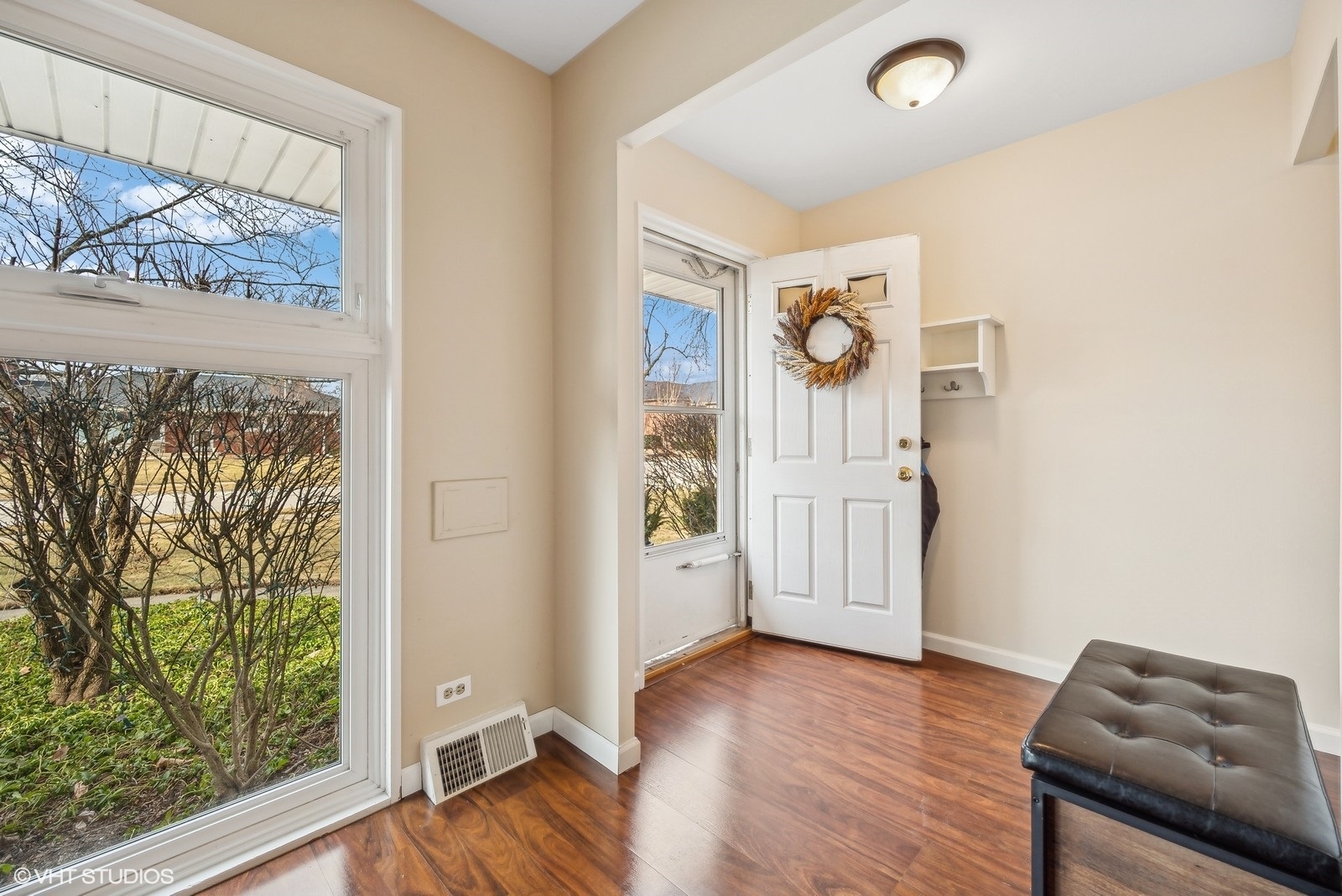 1307 Warrington Road Deerfield, IL 60015 - Photo 2 of 16