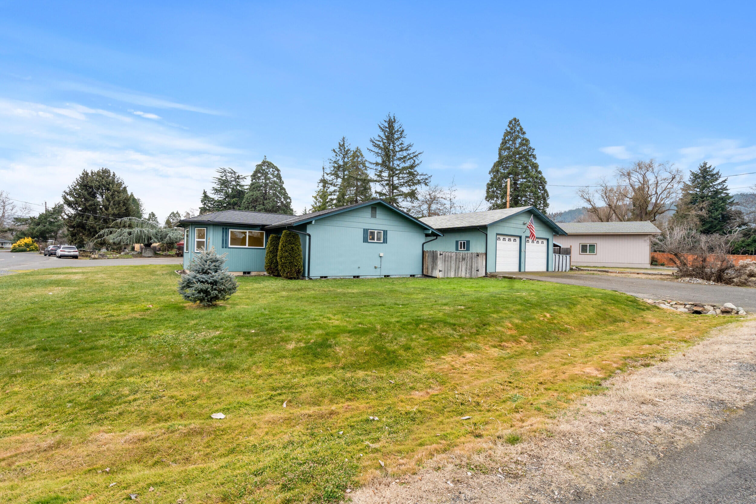 3371 Freeland Road Central Point, OR 97502 - Photo 36 of 38 3371-freeland-rd-04