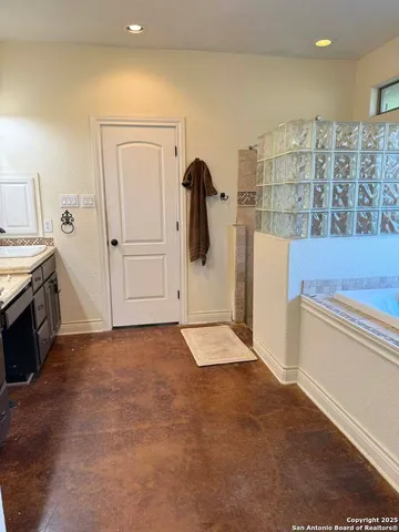 $659,999 | 17132 Bandera Road, Unit 7, Helotes, TX 78023