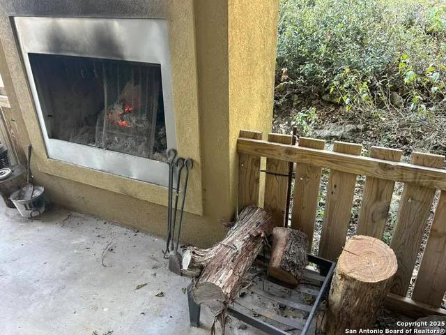 $659,999 | 17132 Bandera Road, Unit 7, Helotes, TX 78023