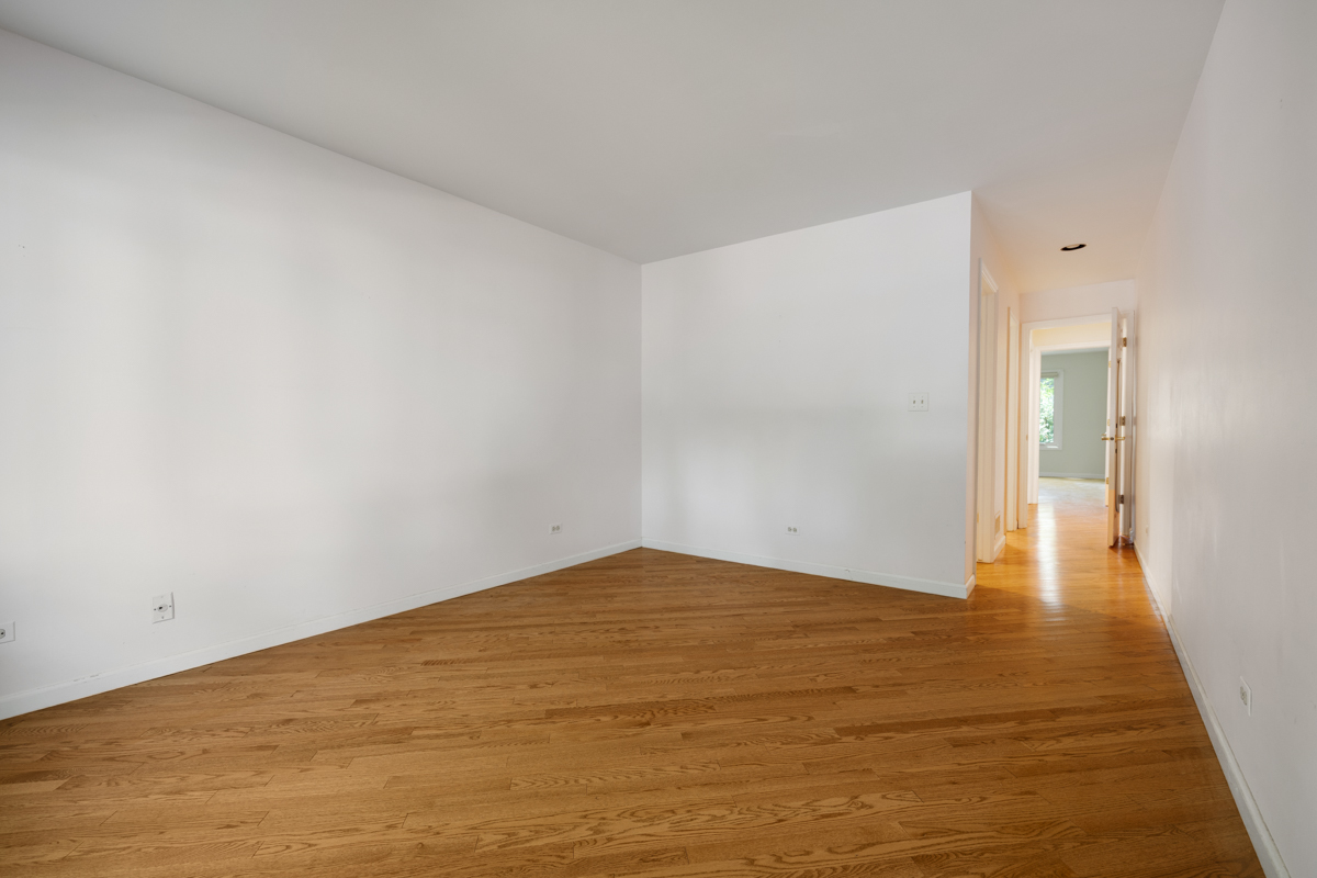 1153 South Linneman Road, Unit 1153 Mount Prospect, IL 60056 - Photo 13 of 25