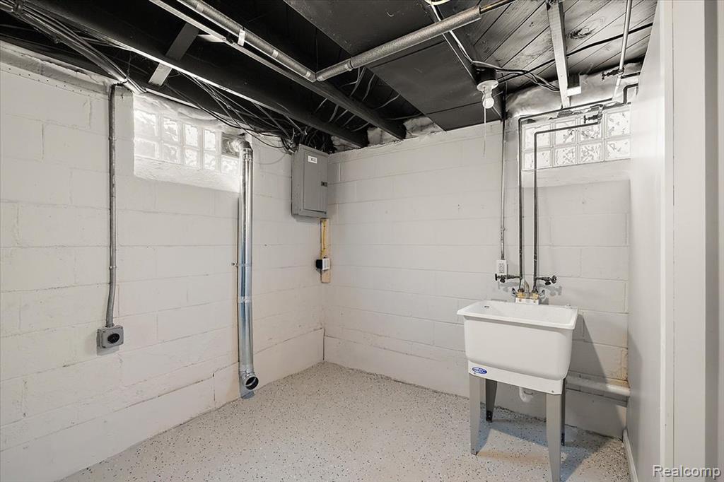 852 Cambridge Road Berkley, MI 48072 - Photo 30 of 33 Gallery Image 30