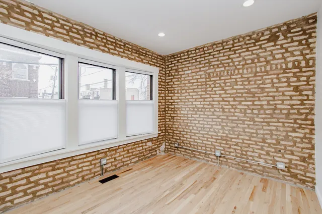 $3,300 | 6677 North Oliphant Avenue, Unit 401, Chicago, IL 60631