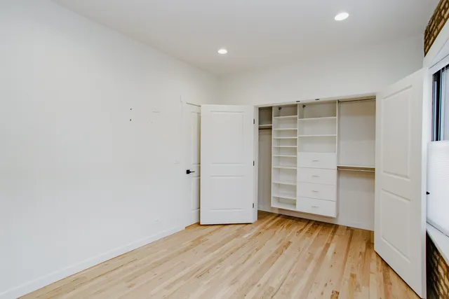 $3,300 | 6677 North Oliphant Avenue, Unit 401, Chicago, IL 60631