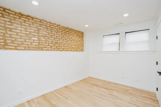 $3,300 | 6677 North Oliphant Avenue, Unit 401, Chicago, IL 60631