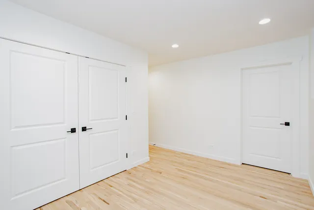 $3,300 | 6677 North Oliphant Avenue, Unit 401, Chicago, IL 60631