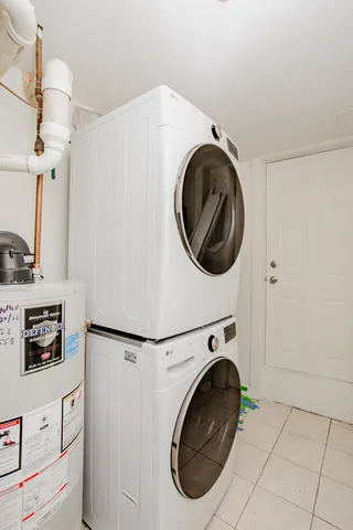 $3,300 | 6677 North Oliphant Avenue, Unit 401, Chicago, IL 60631