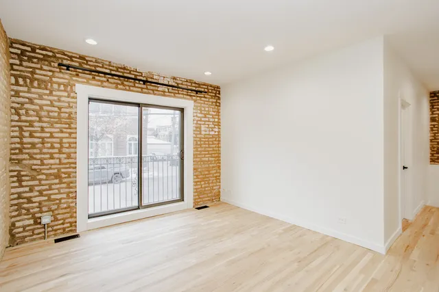 $3,300 | 6677 North Oliphant Avenue, Unit 401, Chicago, IL 60631