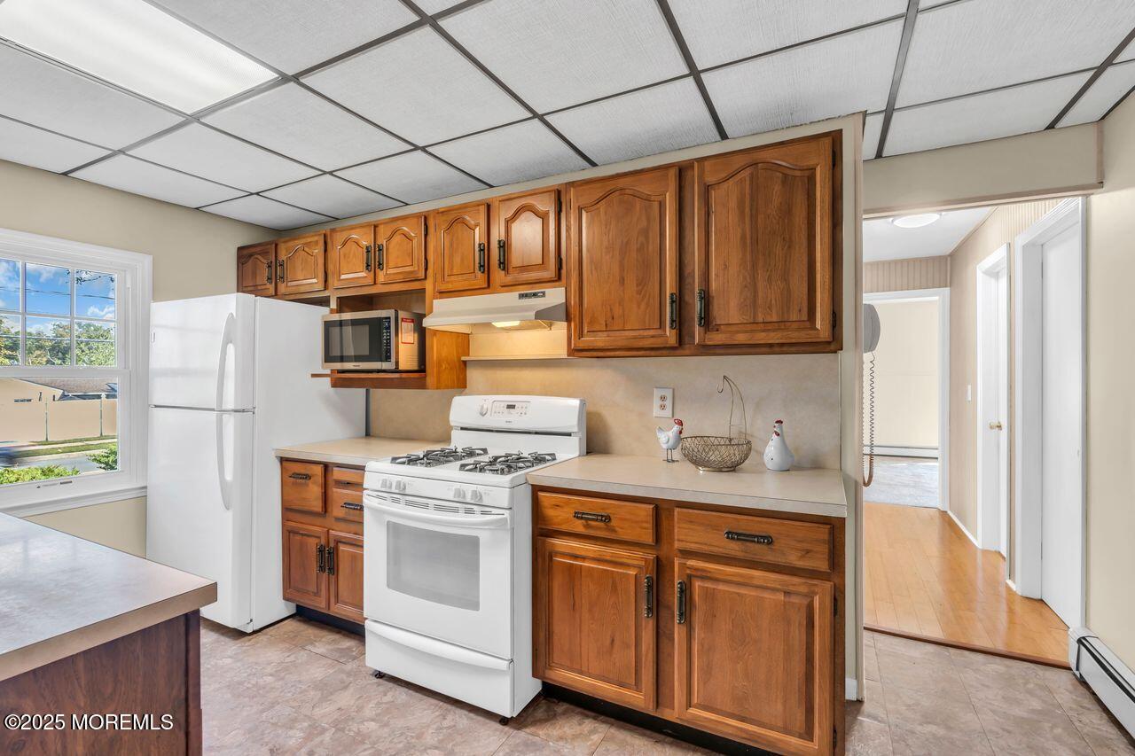 106 Van Brackle Road Aberdeen, NJ 07747 - Photo 18 of 39 Kitchen