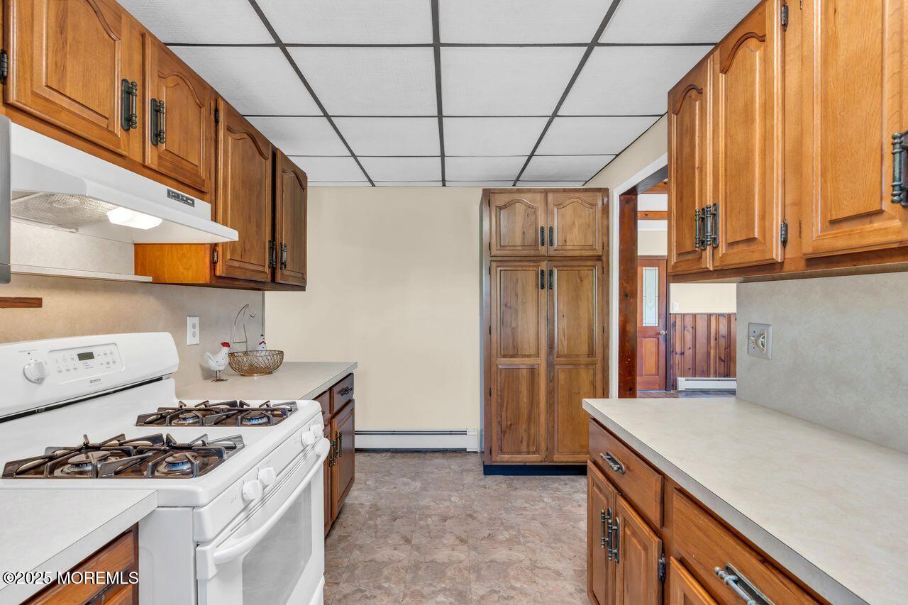 106 Van Brackle Road Aberdeen, NJ 07747 - Photo 20 of 39 Kitchen