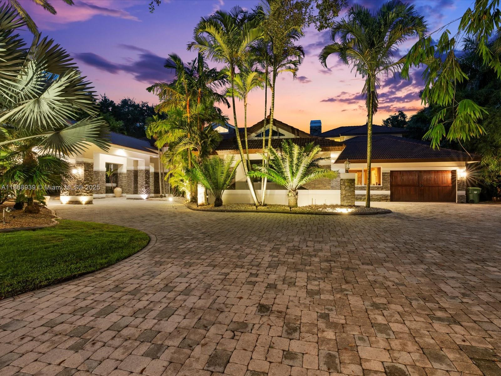 2941 Paddock Lane Weston, FL 33331 - Photo 4 of 90 a view of outdoor space with garden